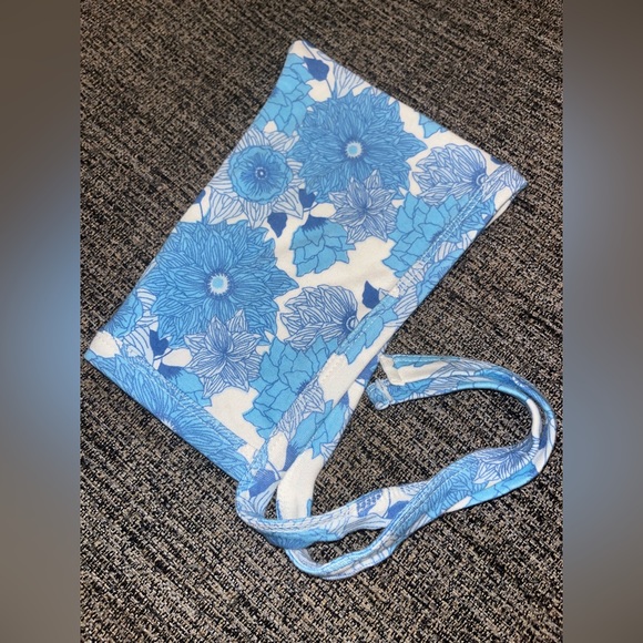 Kate Quinn blue floral gnome hat - Picture 2 of 2